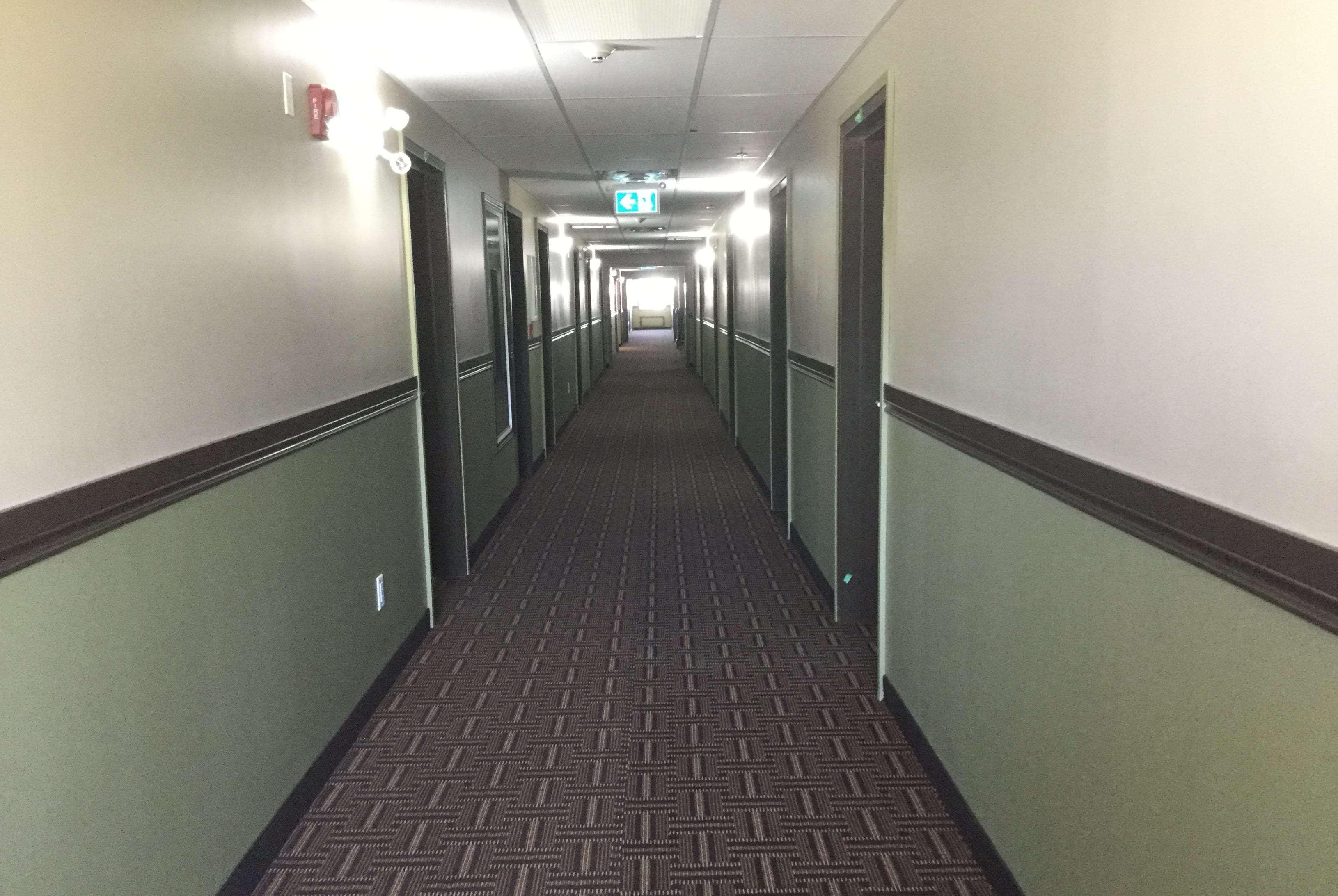 Super 8 By Wyndham Hardisty Hotel Buitenkant foto
